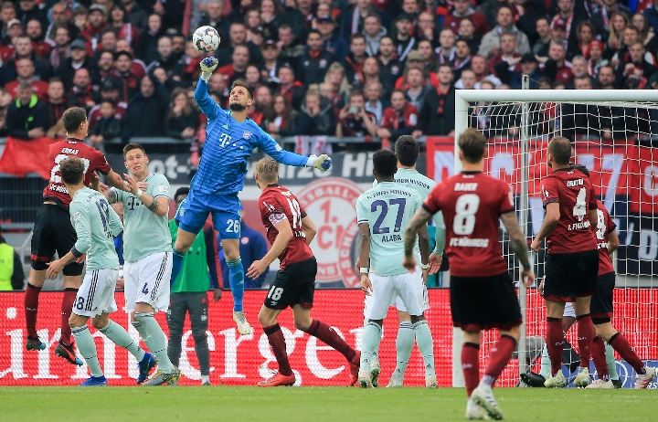 斯坦的年轻 斯坦的年轻