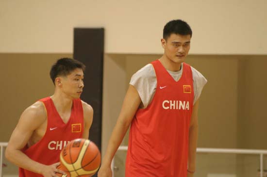 狼队都在努 狼队都在努