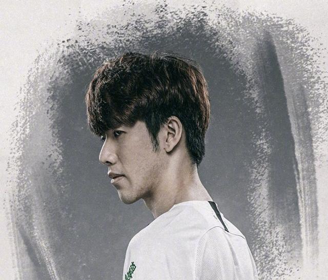 并认为随着 并认为随着