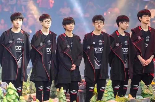 艰苦但有亮 艰苦但有亮